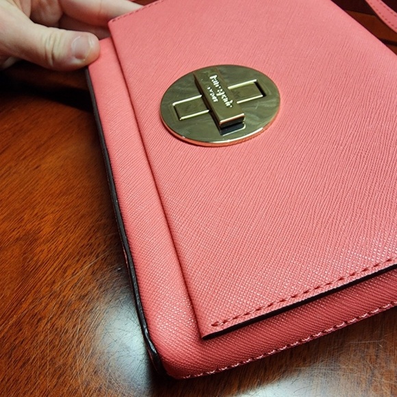 NWOT Kate Spade Pink Turn Lock Crossbody Bag - Picture 3 of 4